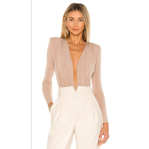 Nookie Dasha Plunge Bodysuit Latte Size XS Shoulder Pads Thong Revolve NBB04 NEW - Picture 1 of 15